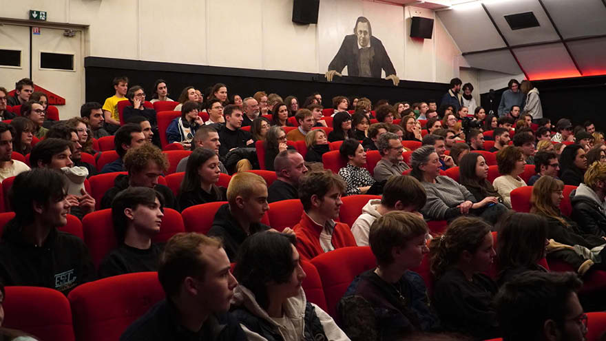 Rencontre avec Jean Dujardin et les étudiants de l'école de cinéma ESEC